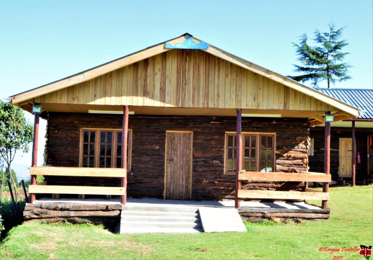 The Wonky House Apartment Timau Luaran gambar