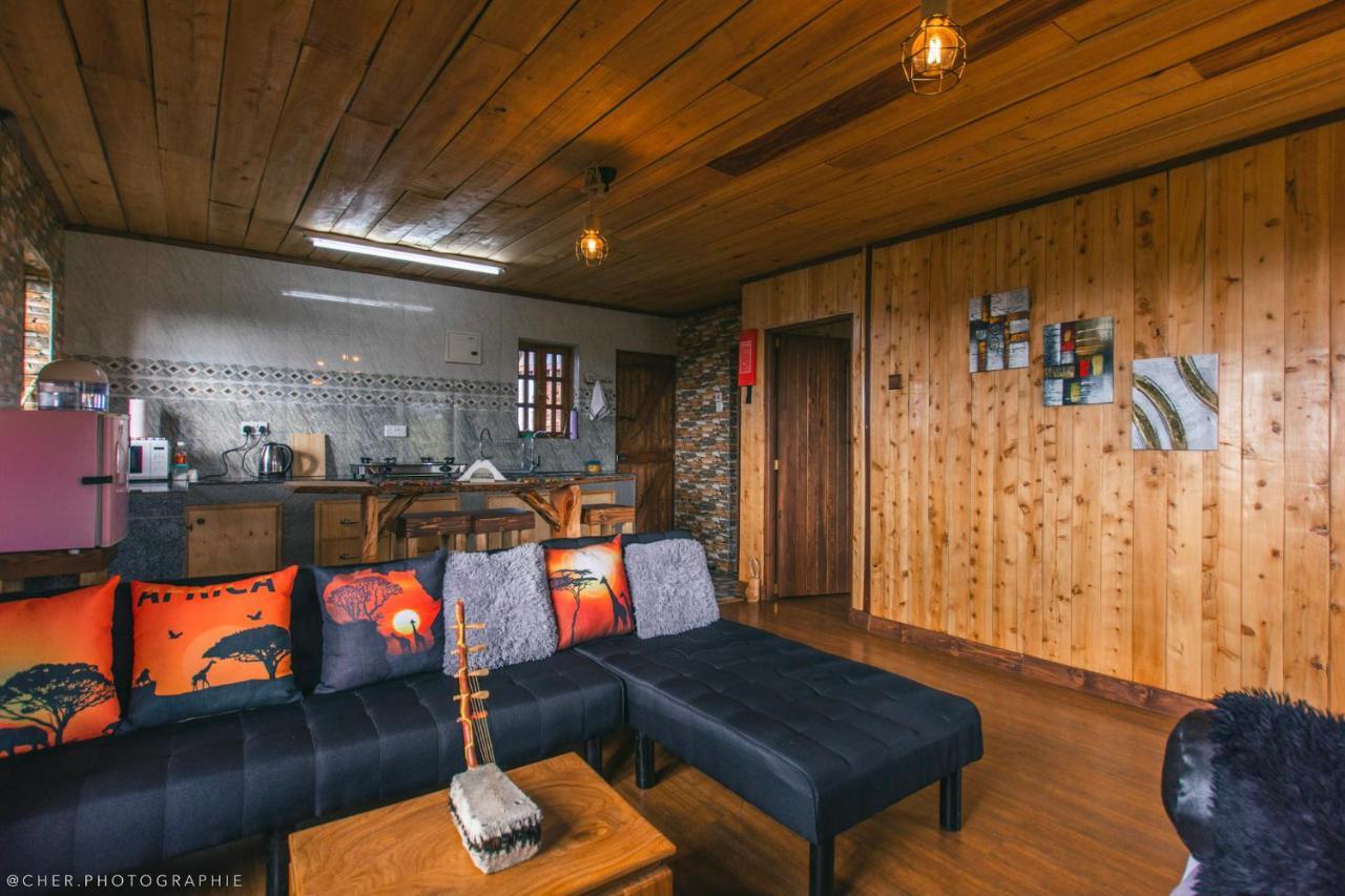 The Wonky House Apartment Timau Luaran gambar