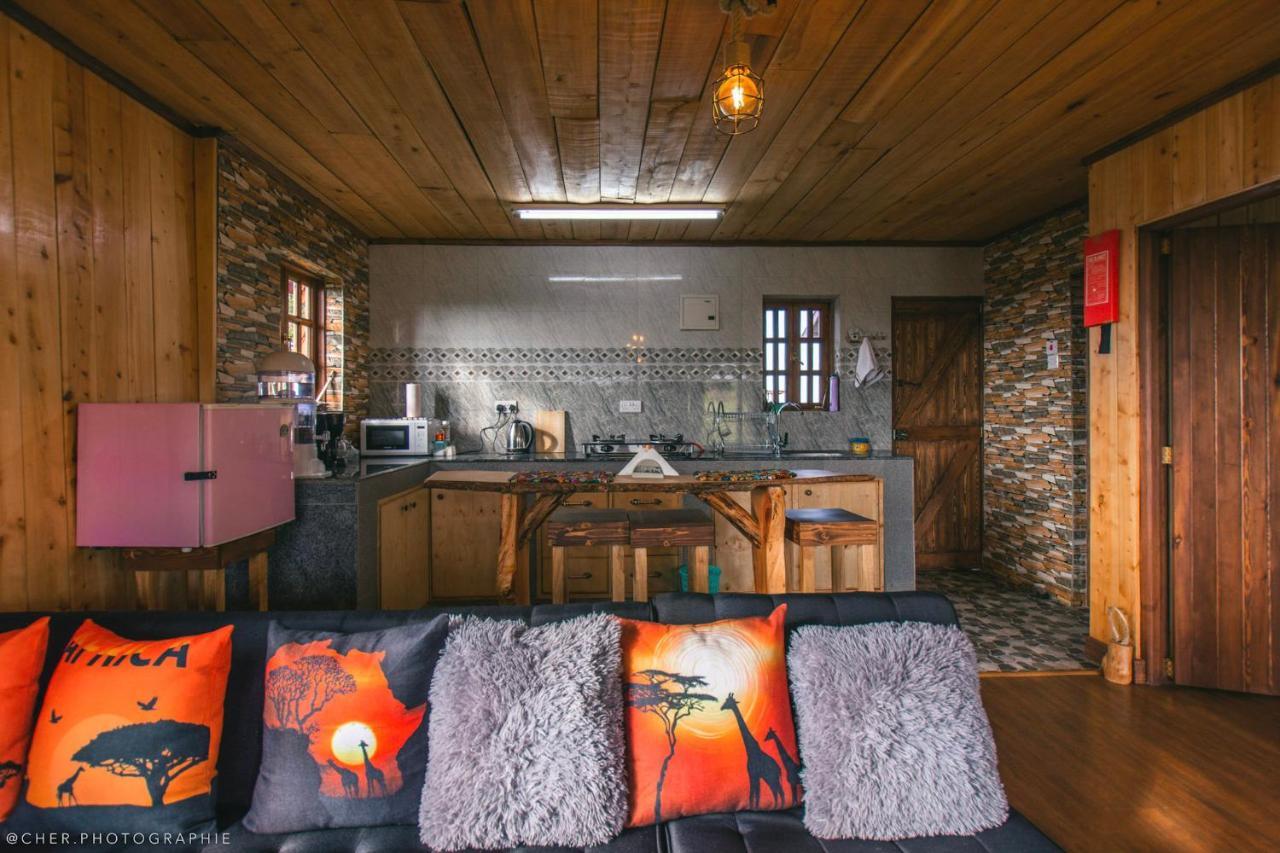 The Wonky House Apartment Timau Luaran gambar